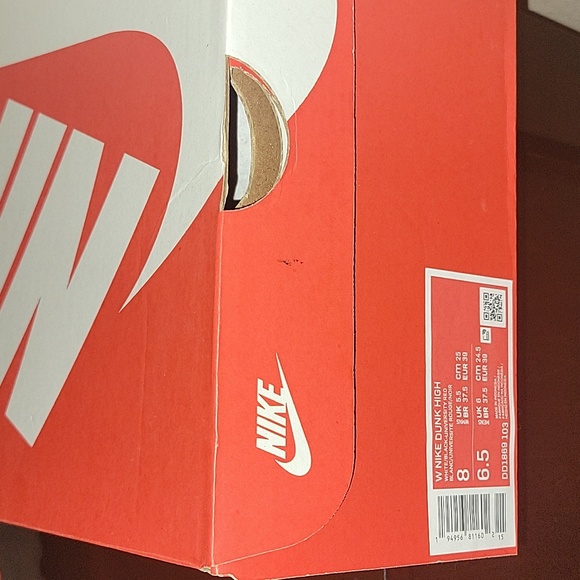 Women's nike - Picture 2 of 3